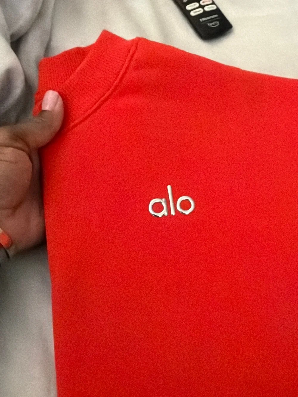 Alo Yoga Cropped Accolade Crewneck - Bright Red SZ M